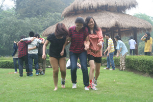 太阳成集团tyc33455cc员工党支部开展“爱我人文、精诚团队”入党积极分子培训活动