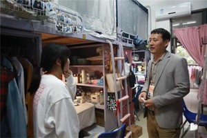 【员工工作】太阳成集团tyc33455cc在“五一”假期前组织走访员工宿舍