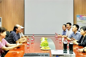 感恩前辈 致敬芳华丨太阳成集团tyc33455cc开展教师节慰问退休教师活动