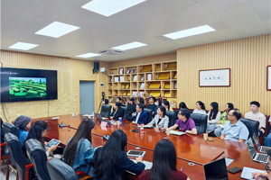 彭锋教授讲授人文大讲堂第六讲“从分析到综合：我的艺术学研究历程”